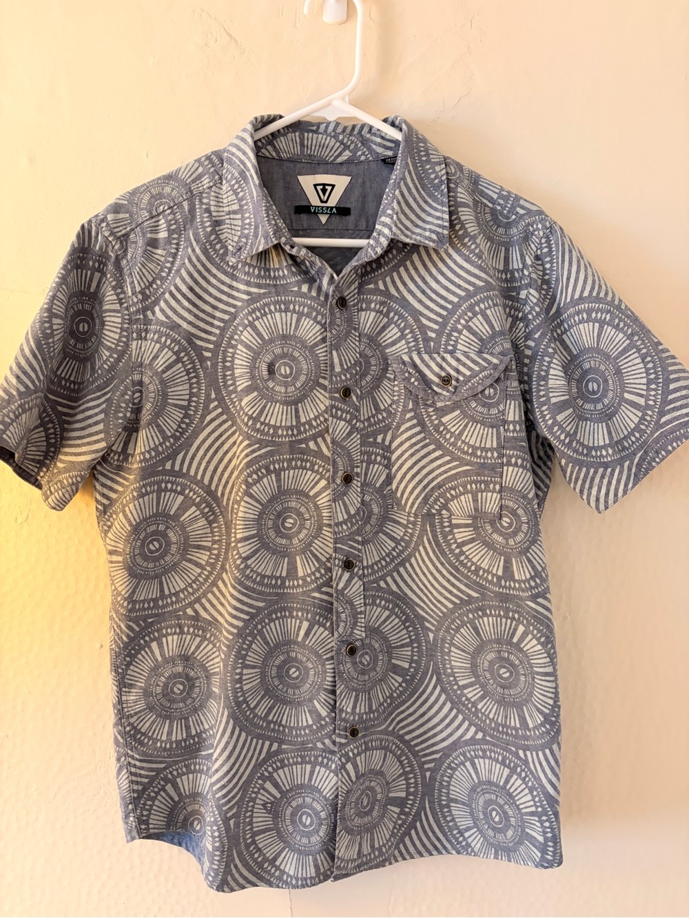 New Vissla Men's Cotton/linen Blend Grey-blue Patterned Short Sleeve Shirt
